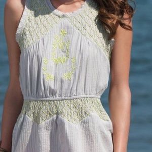 Anthropologie HD in Paris gray top Size 2